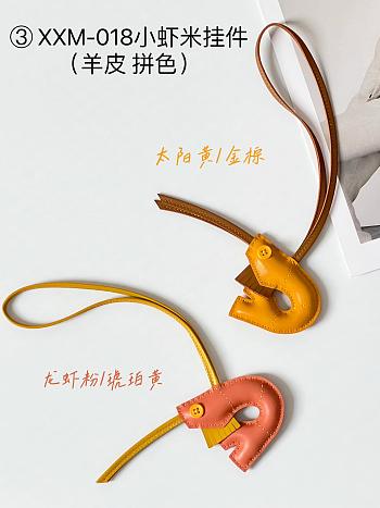 XXM-018 Small Shrimp Pendant