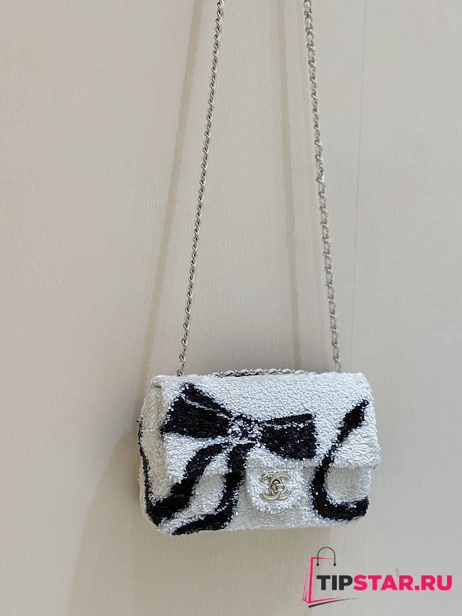 Chanel Flap Bag in Sequins Metallic accents white - 1