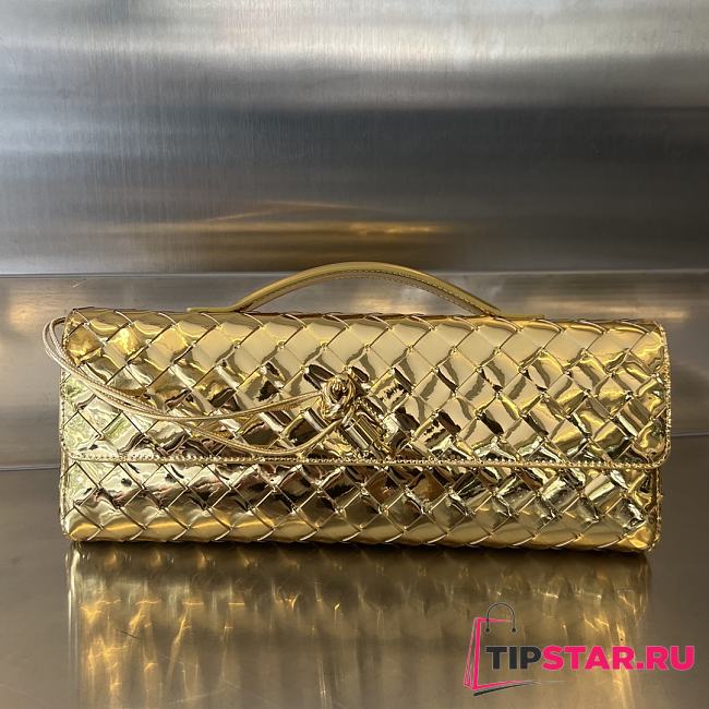 Bottega Veneta Andiamo Clutch Top handle clutch in Intrecciato laminated leather gold - 1