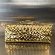 Bottega Veneta Andiamo Clutch Top handle clutch in Intrecciato laminated leather gold - 1