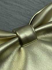 Jonathan Anderson Dior Bow Bag In Gold Size 30 - 4