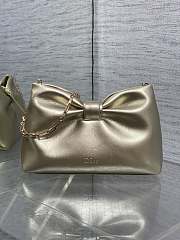 Jonathan Anderson Dior Bow Bag In Gold Size 26 - 2