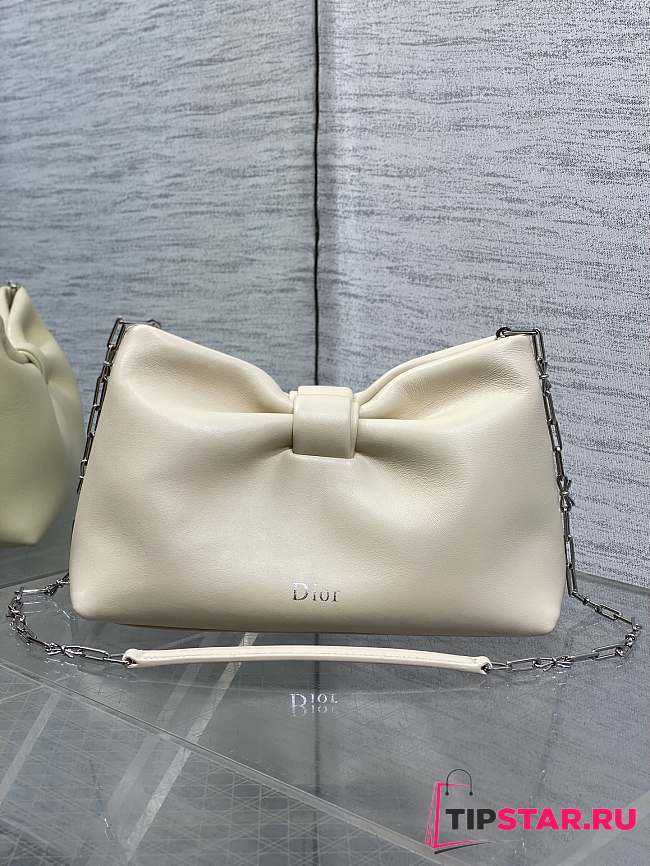Jonathan Anderson Dior Bow Bag In White Size 26 - 1