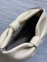 Jonathan Anderson Dior Bow Bag In White Size 26 - 5