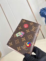 Louis Vuitton LV Visionary Journeys Seoul Vivienne Wintery Travel - 3