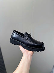 Hermès' Icone Loafer in black - 5
