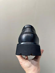 Hermès' Icone Loafer in black - 4