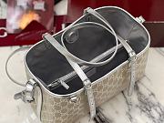Gucci GG Emblem medium tote bag silver fabric - 6