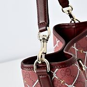 Gucci GG Emblem small bucket bag burgundy leather trim - 4