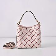 Gucci GG Emblem small bucket bag pink leather trim - 1