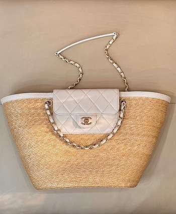 Chanel Large shopping bag Braided straw Beige & White