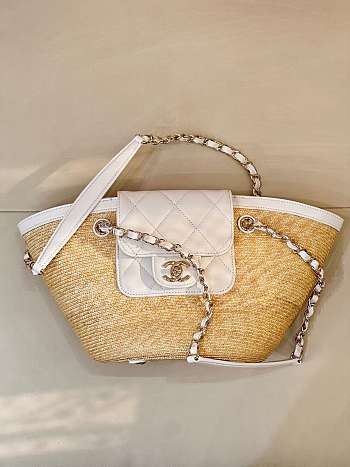 Chanel Medium shopping bag Braided straw Beige & White