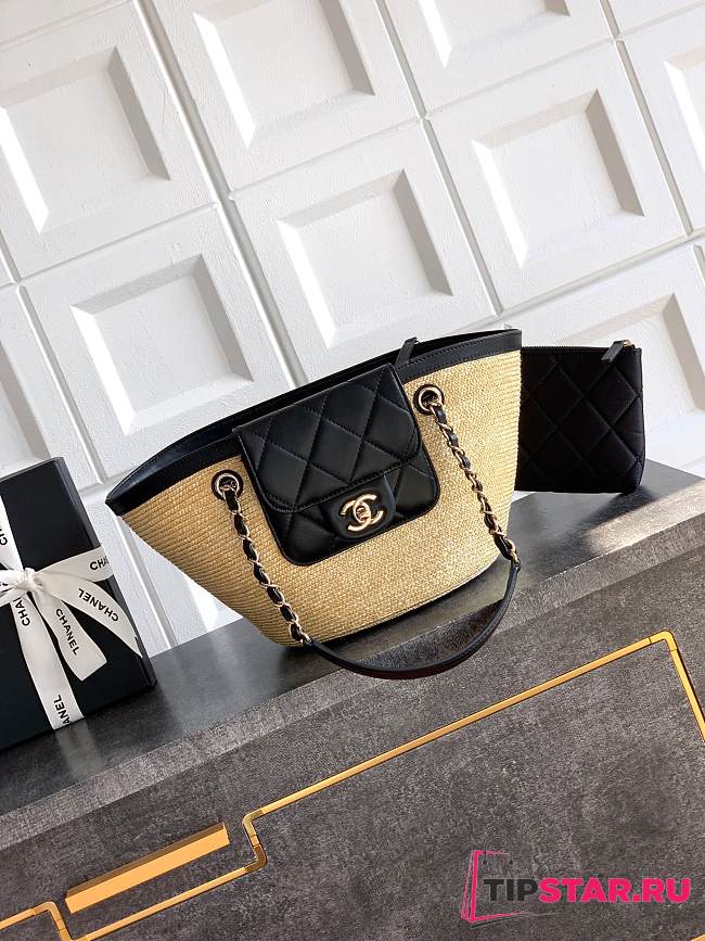 Chanel Medium shopping bag Braided straw Beige & Black - 1