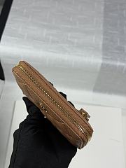 Chanel Zippered Coin Case Carviar Gold Hardware Brown - 4