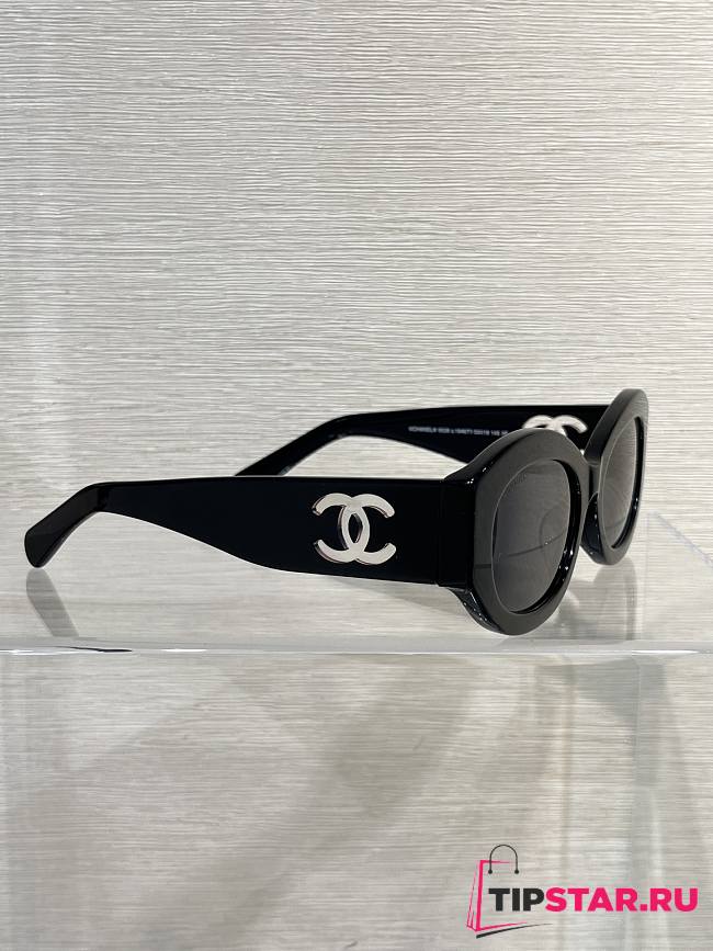 Chanel Transparent double-C sunglasses CH5528 - 1