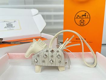 Hermes Rodeo Robeo Coeur Pony Bag Keychain White Silver