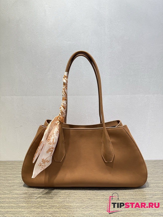 The Row Alger Tote Bag In Brown - 1