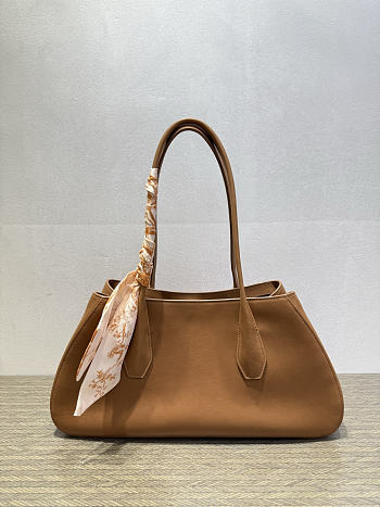 The Row Alger Tote Bag In Brown
