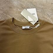 Dior CD's latest Spring/Summer 2026 collection taupe - 2