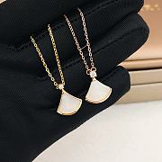 Bvlgari gold and white mother-of-pearl fan necklace - 5