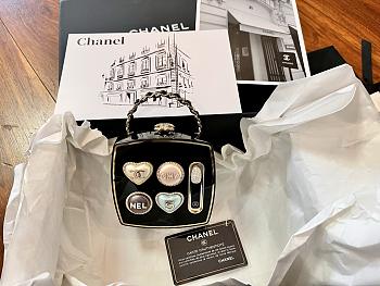 Chanel Fall-Winter 2025/26 Pre-Collection Makeup Palette Minaudiere