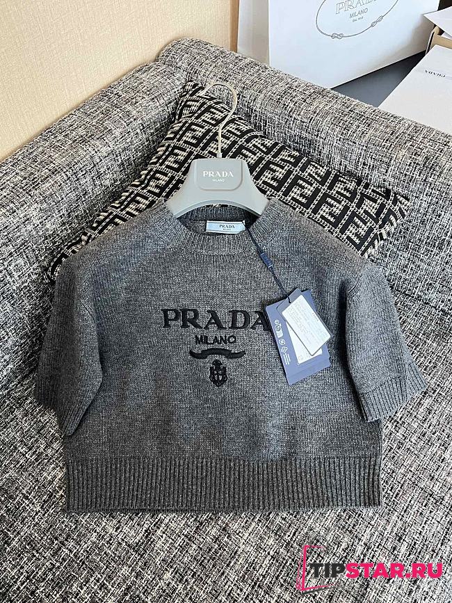 Prada logo-intarsia cropped wool sweater gray - 1