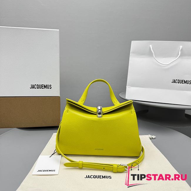 Jacquemus Valérie Small folded bag 04 - 1