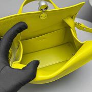 Jacquemus Valérie Small folded bag 04 - 2