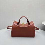 Jacquemus Valérie Small folded bag 02 - 4