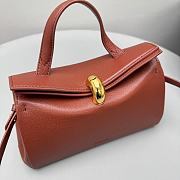 Jacquemus Valérie Small folded bag 02 - 2