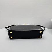 Jacquemus Valérie Small folded bag 01 - 6