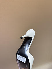 Gucci Metal Buckle Mid Heel Elegant Women White - 4