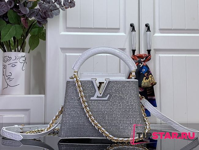 Louis Vuitton Mini Capucines East-West Silver crystal - 1