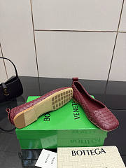 Bottega Veneta Burgundy Intrecciato Woven Nappa Leather Bow Ballet Flats - 2