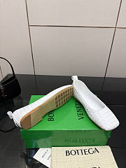 Bottega Veneta White Intrecciato Woven Nappa Leather Bow Ballet Flats - 2