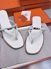 Hermes Kelly buckle flip-flops white - 5