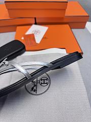 Hermes Kelly buckle flip-flops silver - 3
