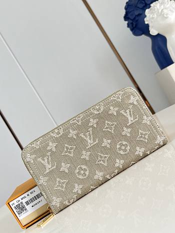 Louis Vuitton Zippy Wallet Khaki Denim