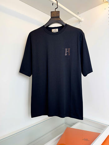 Hermes Essential Logo T-Shirt Black