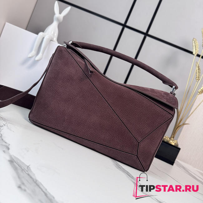 Loewe Puzzle grained nubuck tote bag burgundy - 1