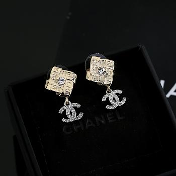 Chanel stud earrings flatter the face shape