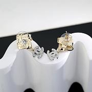 Chanel stud earrings flatter the face shape - 6