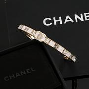 Chanel bracelet features a dripping square diamond - 1