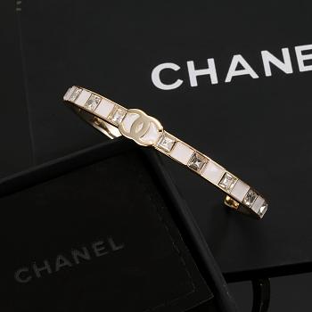 Chanel bracelet features a dripping square diamond