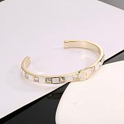 Chanel bracelet features a dripping square diamond - 5