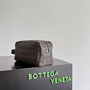Bottega Veneta Intrecciato Travel Pouch Fondant - 3