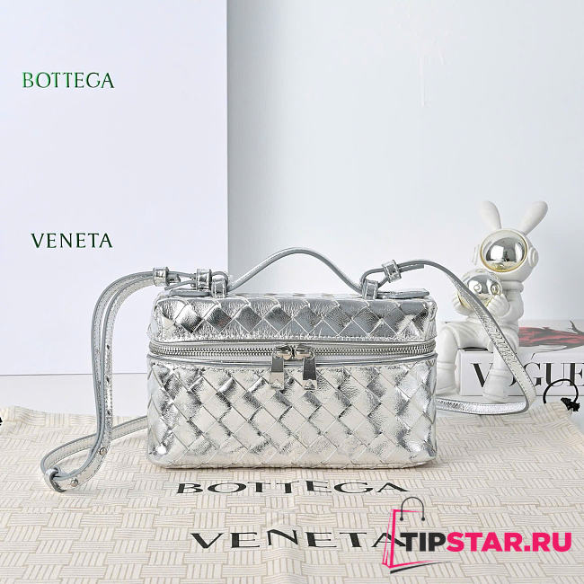 Bottega Veneta Bang Bang Metallic Leather Vanity bag silver - 1