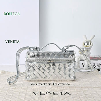 Bottega Veneta Bang Bang Metallic Leather Vanity bag silver