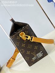 Louis Vuitton Milk Bag Monogram Canvas material - 3
