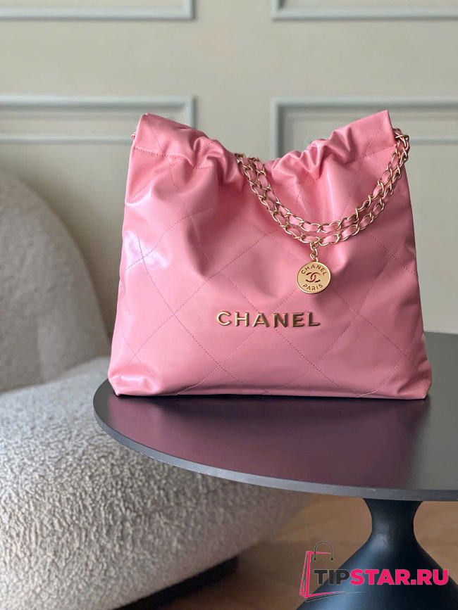 Chanel 22 Medium Handbag Pink Calfskin & Gold Metal - 1
